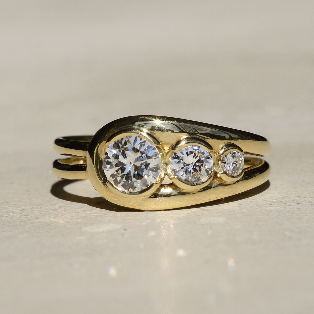 Loop Ring Three-Stone – Sophie Hughes