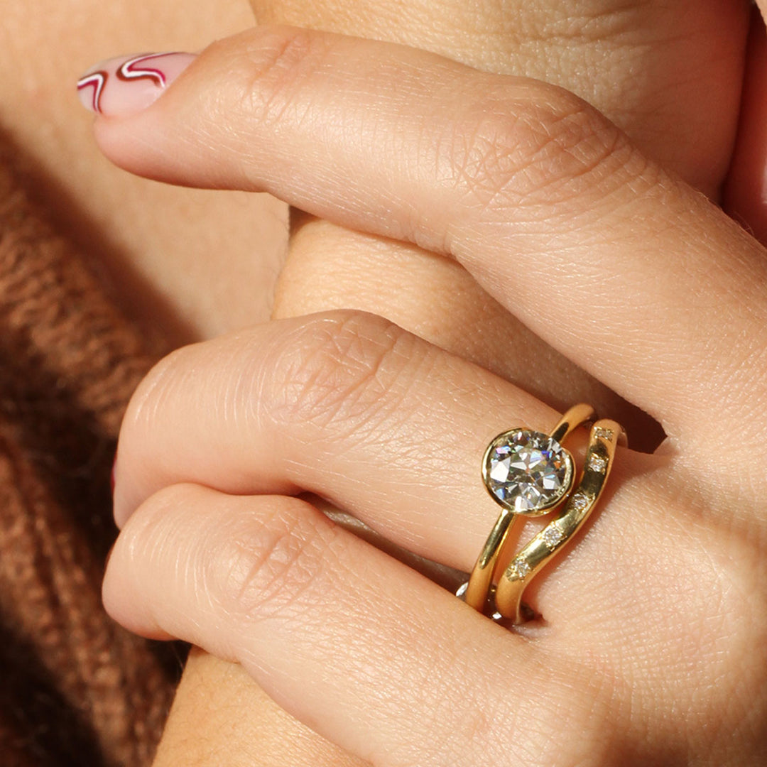 Shallow Curved Sprinkle Diamond Band