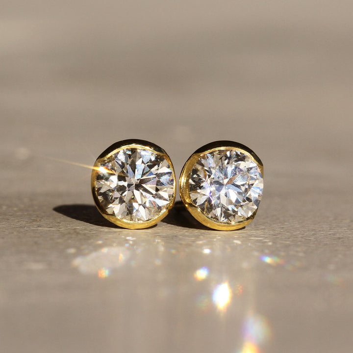 Poppy Bezel - Diamond Studs