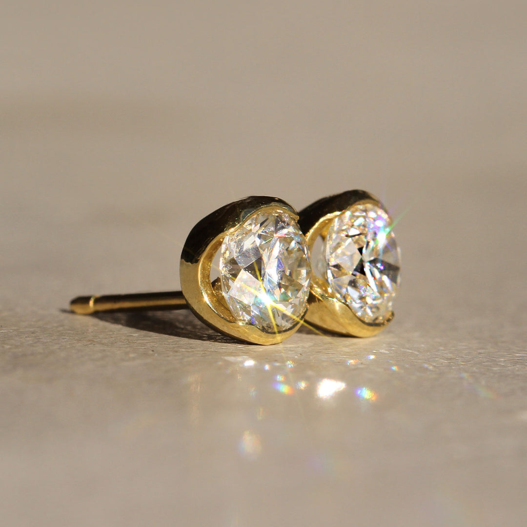 Poppy Bezel - Diamond Studs