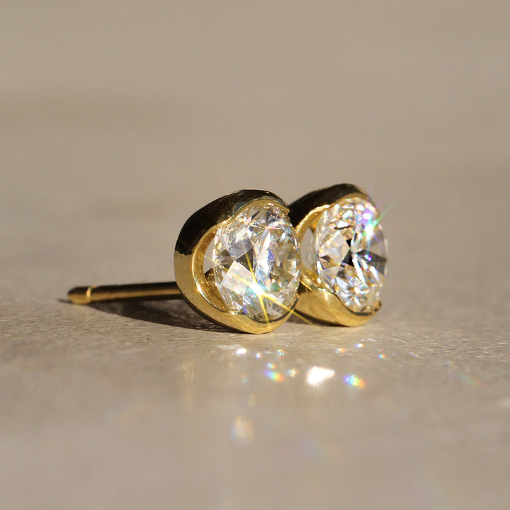 Poppy Bezel - Diamond Studs