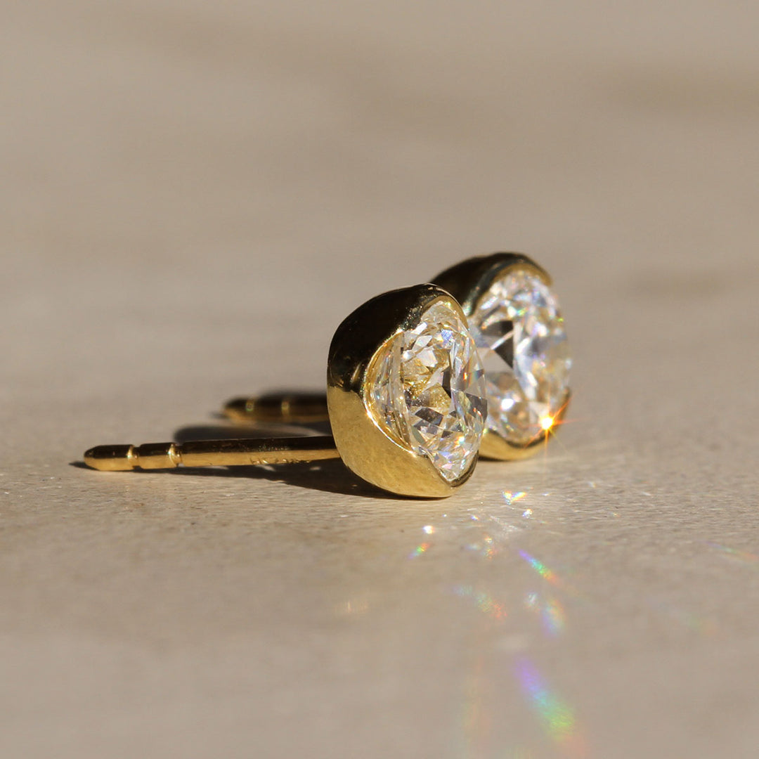 Poppy Bezel - Diamond Studs
