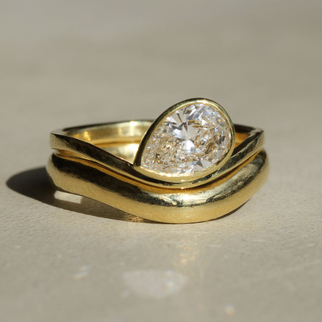 Curved Extra-Plump Plum Band
