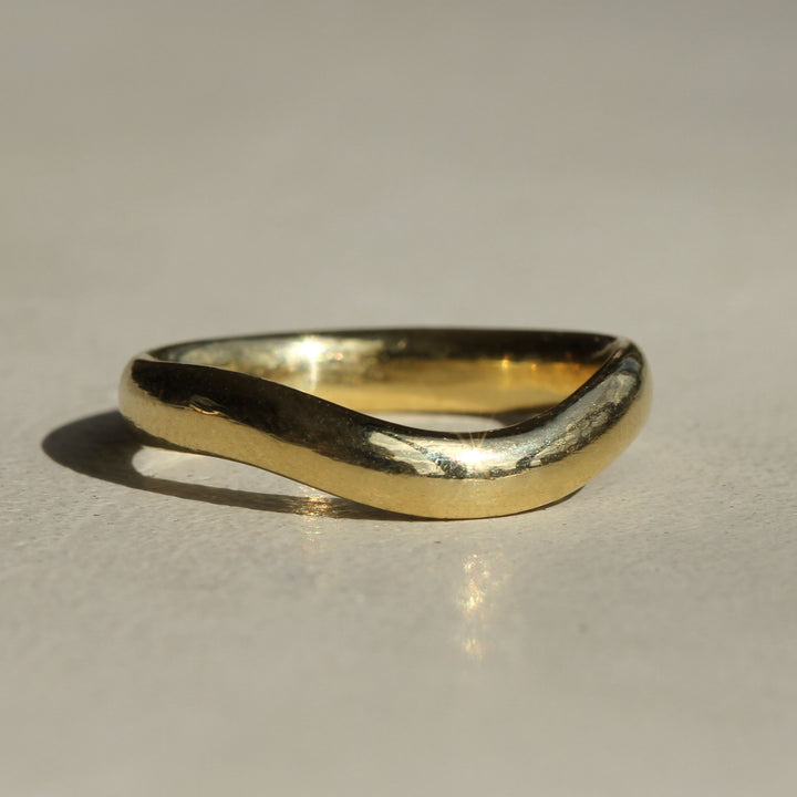 Curved Extra-Plump Plum Band