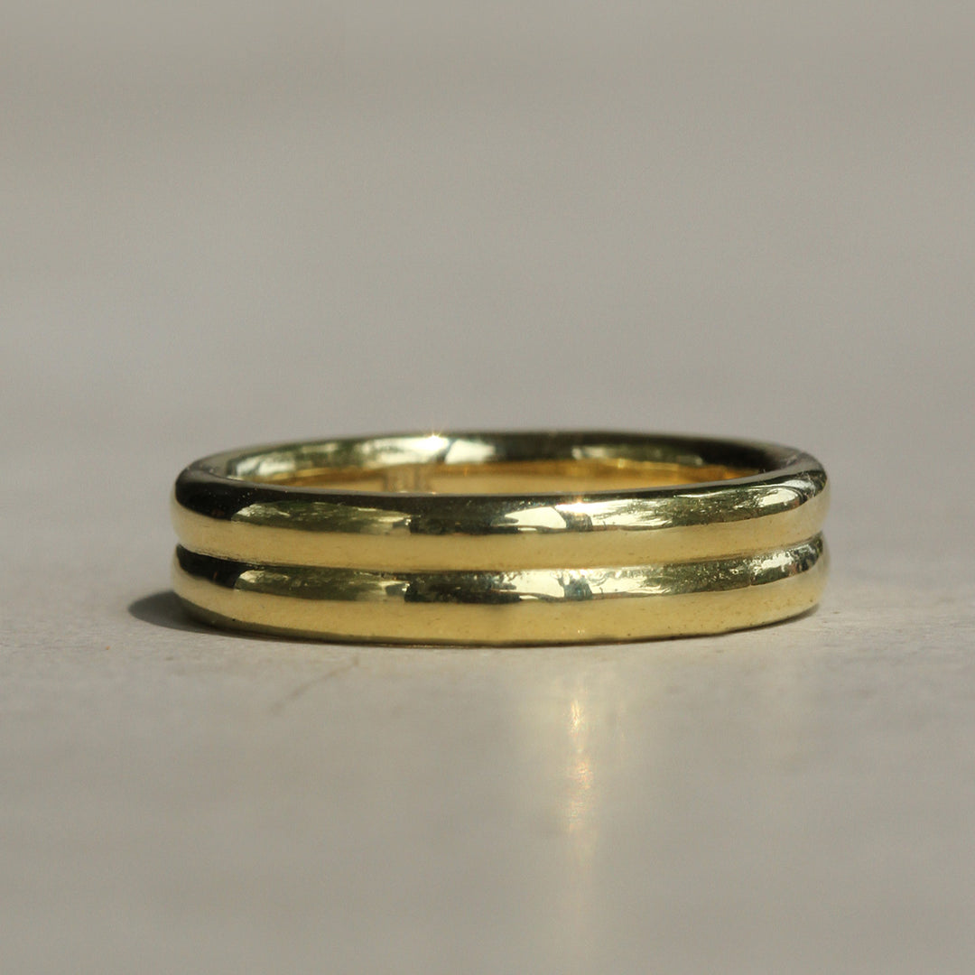 Sophie Hughes Duo Band in 18K Yellow Gold in a 4.5mm width