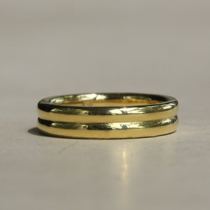 Sophie Hughes Duo Band in 18K Yellow Gold in a 4.5mm width