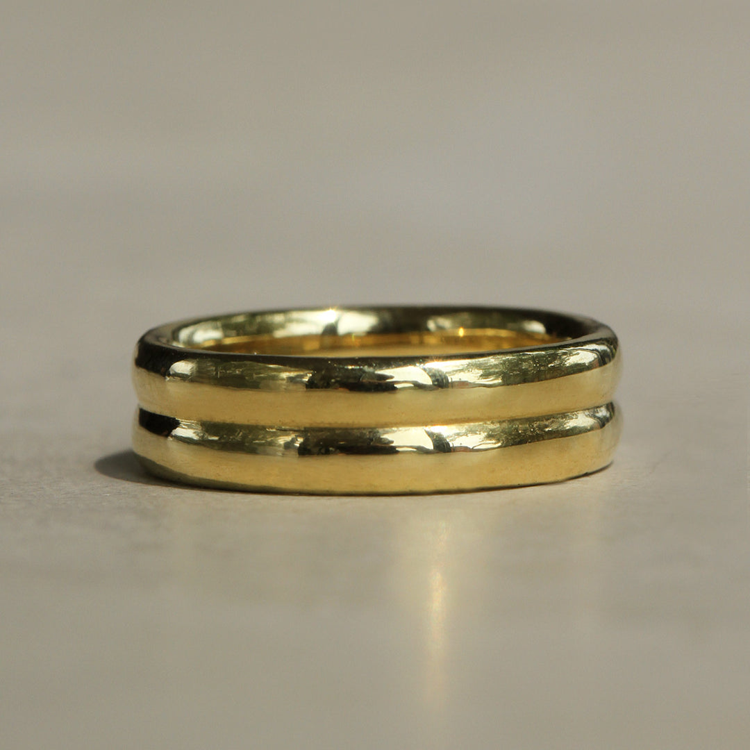 Sophie Hughes Duo Band in 18k Yellow Gold