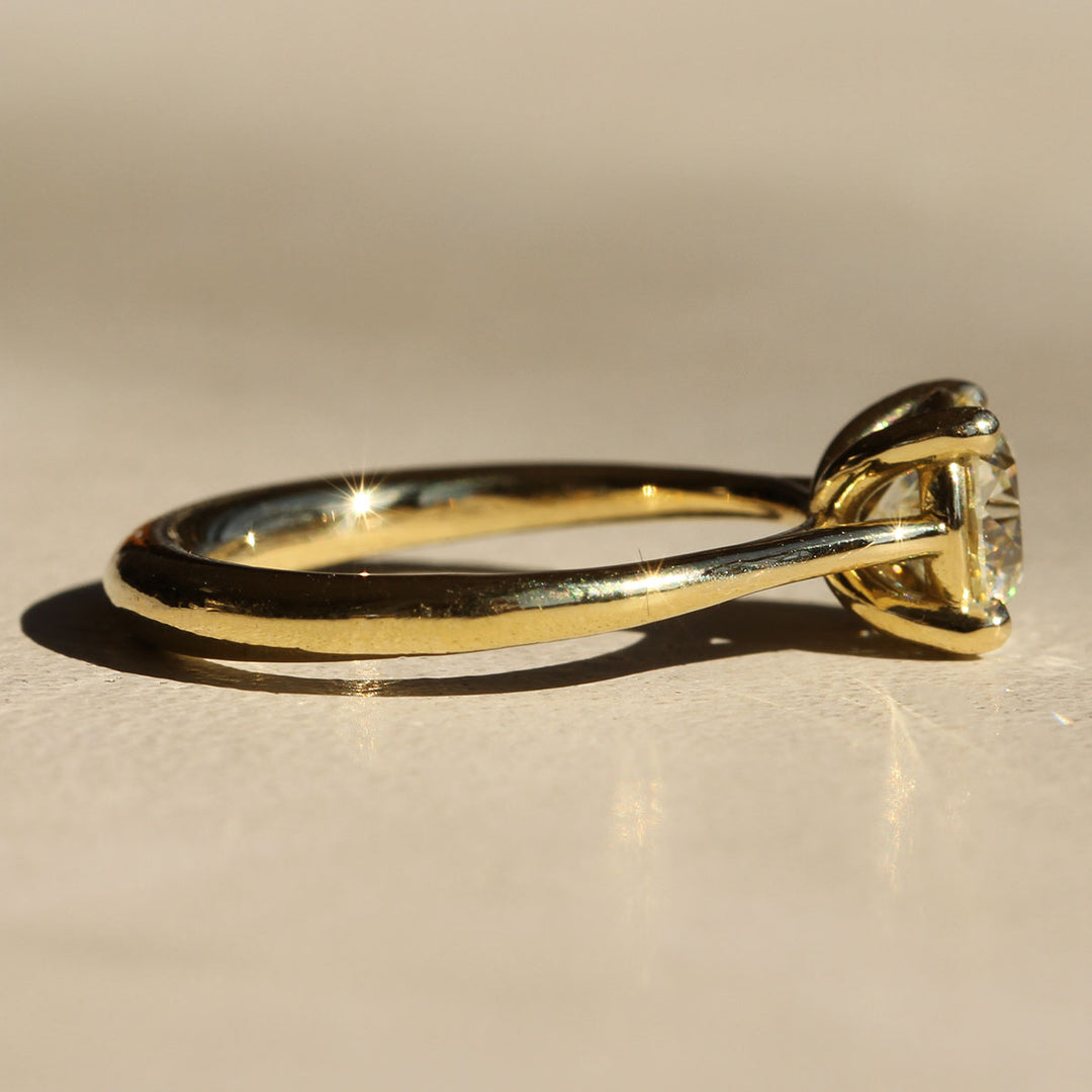 Iris - Round Solitaire