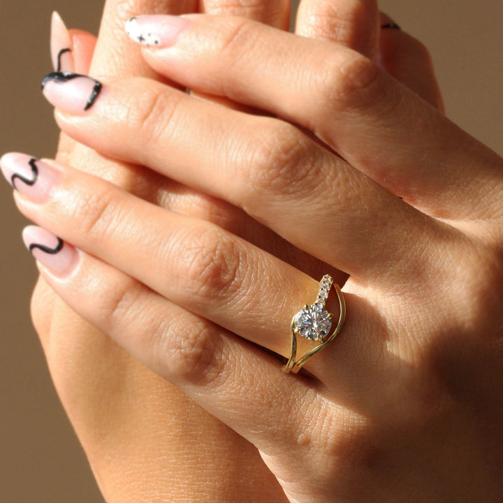 Crest Ring - Round
