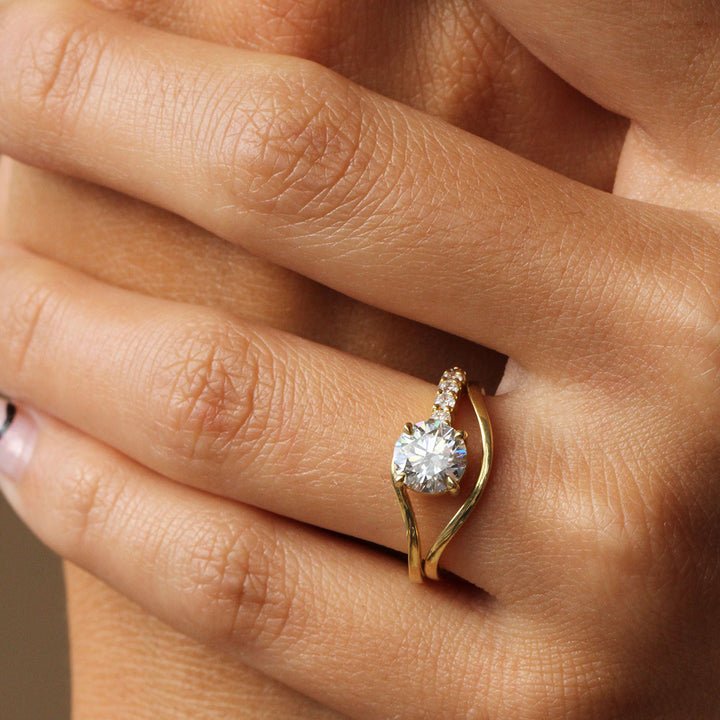 Crest Ring - Round