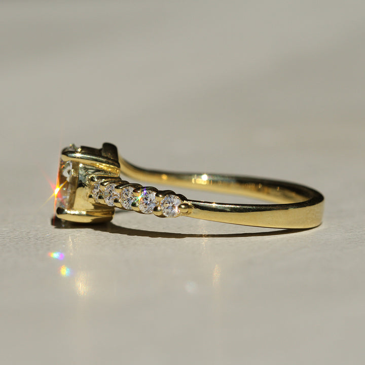 Crest Ring - Round