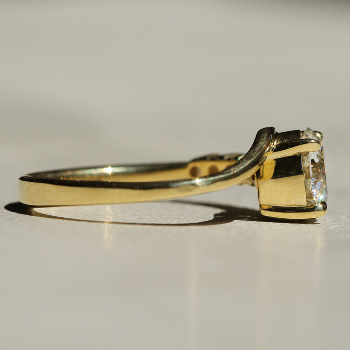Crest Ring - Round