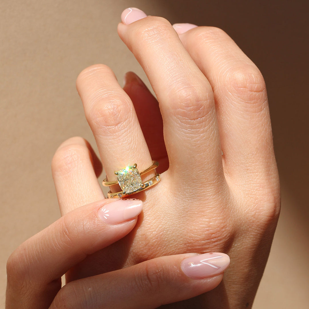 Iris - Cushion Solitaire