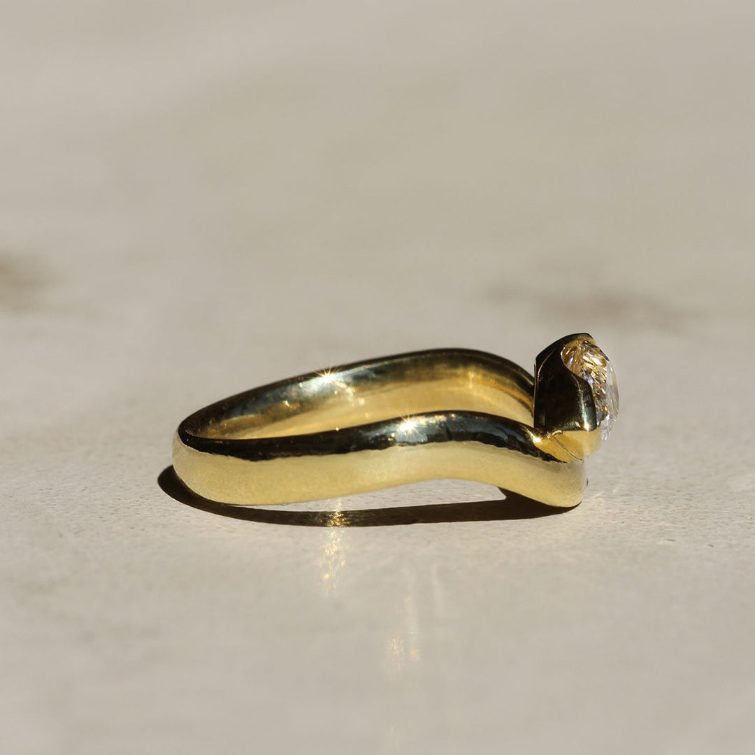 Pomona - Pear Solitaire (.75ct)