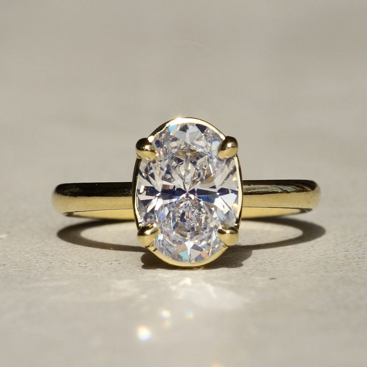 Theia - Oval Solitaire