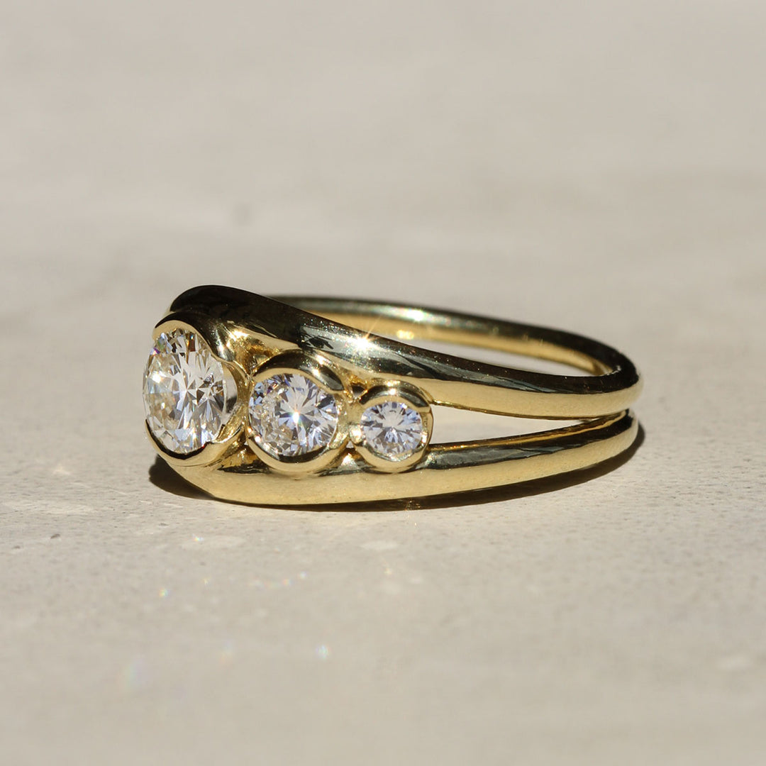 Loop Ring - Three-Stone