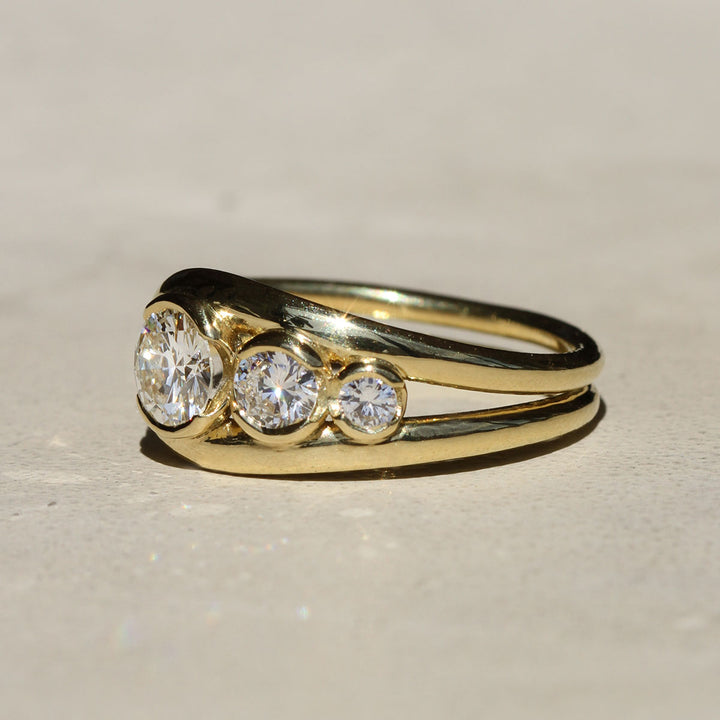 Loop Ring - Three-Stone