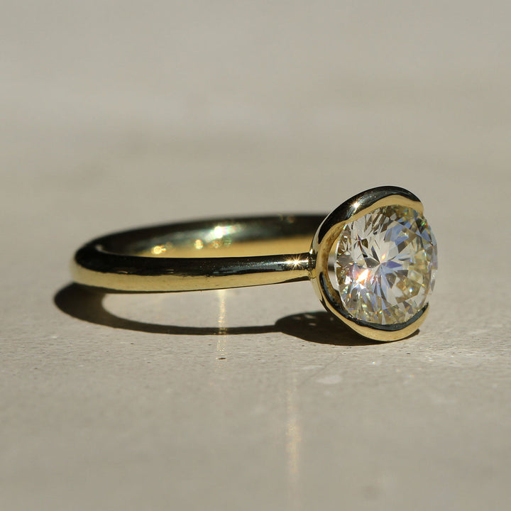 Poppy Bezel - the Solitaire (1.5ct)