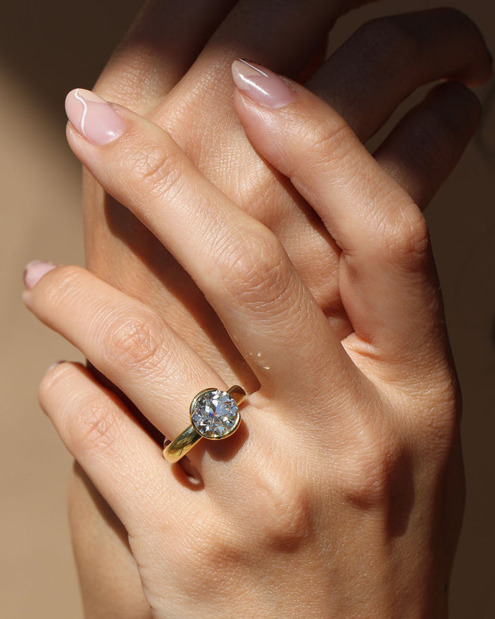 Poppy Bezel - Old Euro Bold Solitaire