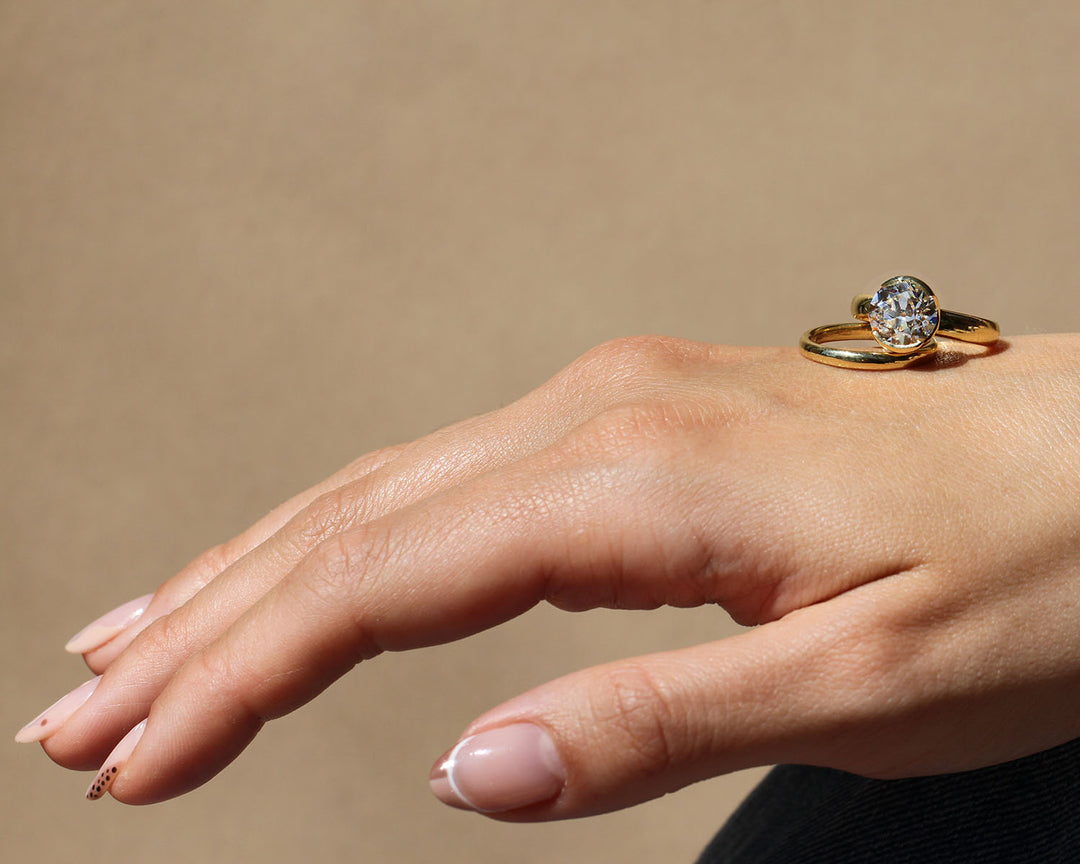 Poppy Bezel - Old Euro Bold Solitaire
