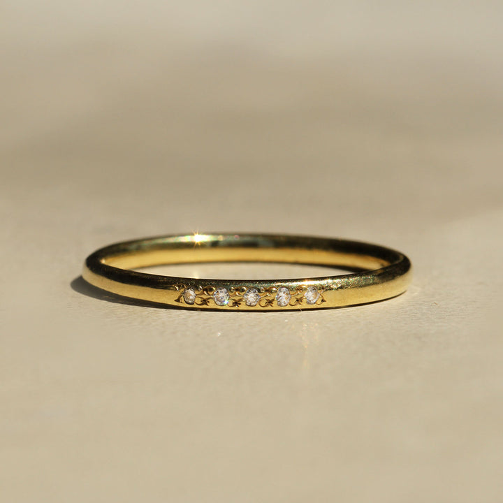 Oval Diamond Band
