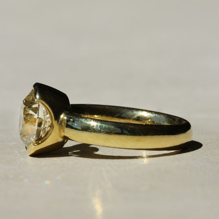 Poppy Bezel - Old Euro Bold Solitaire