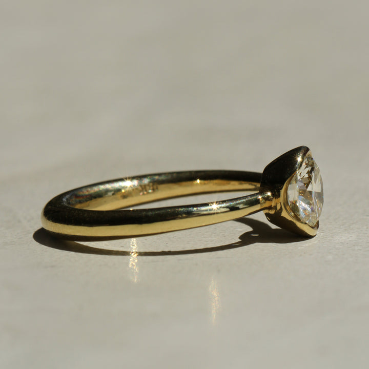 Poppy Bezel - the Solitaire (1ct)