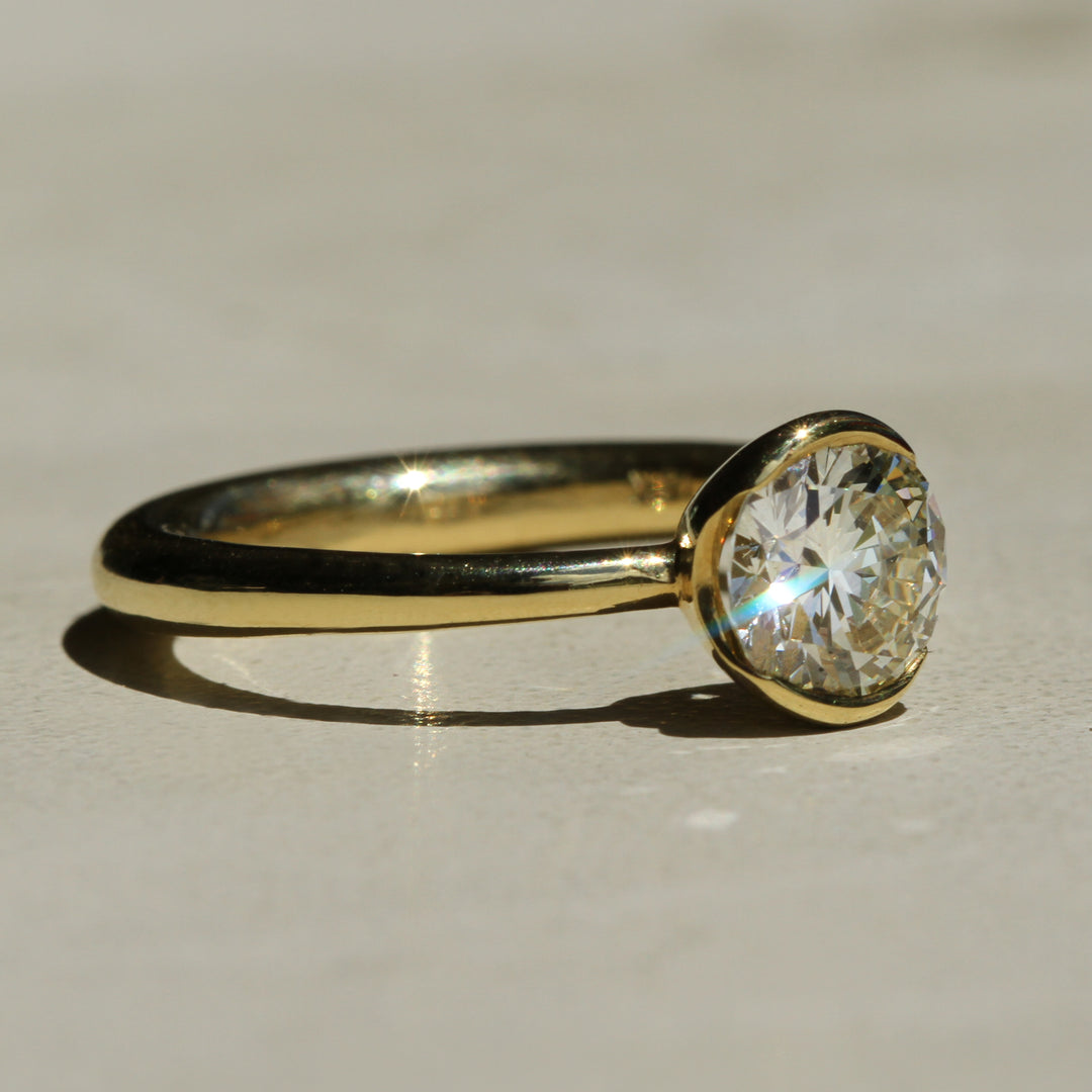 Poppy Bezel - the Solitaire (1ct)