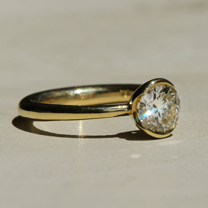 Poppy Bezel - the Solitaire (1ct)