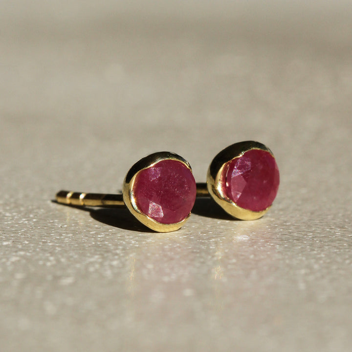 Poppy Bezel - Wyoming Ruby Studs