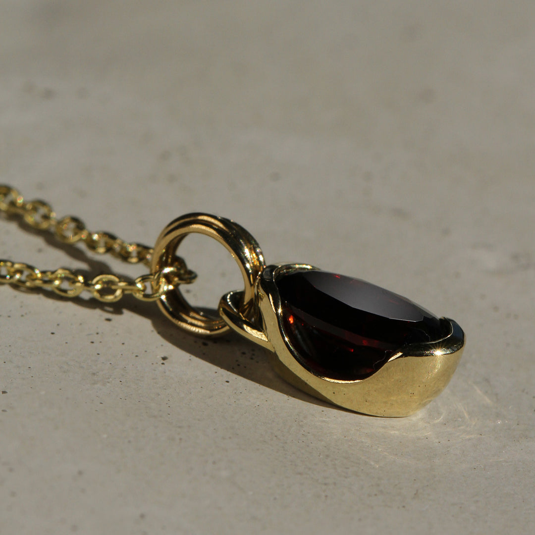 Poppy Bezel - Oval Garnet Charm