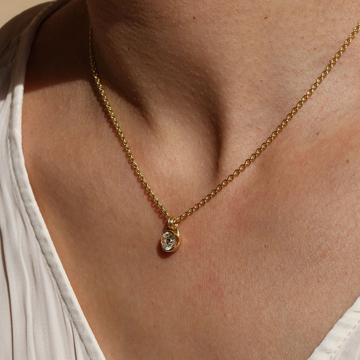Poppy Bezel - Diamond Necklace