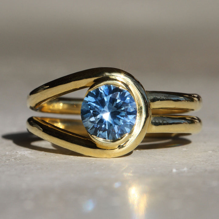 Loop Ring - Montana Sapphire