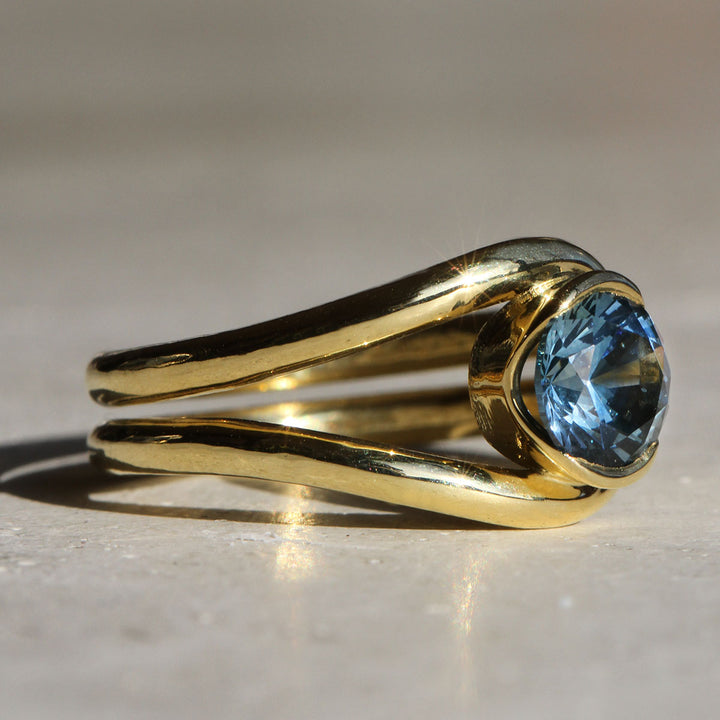 Loop Ring - Montana Sapphire