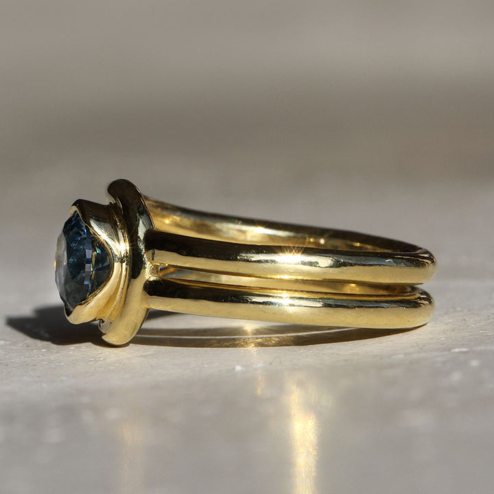 Loop Ring - Montana Sapphire