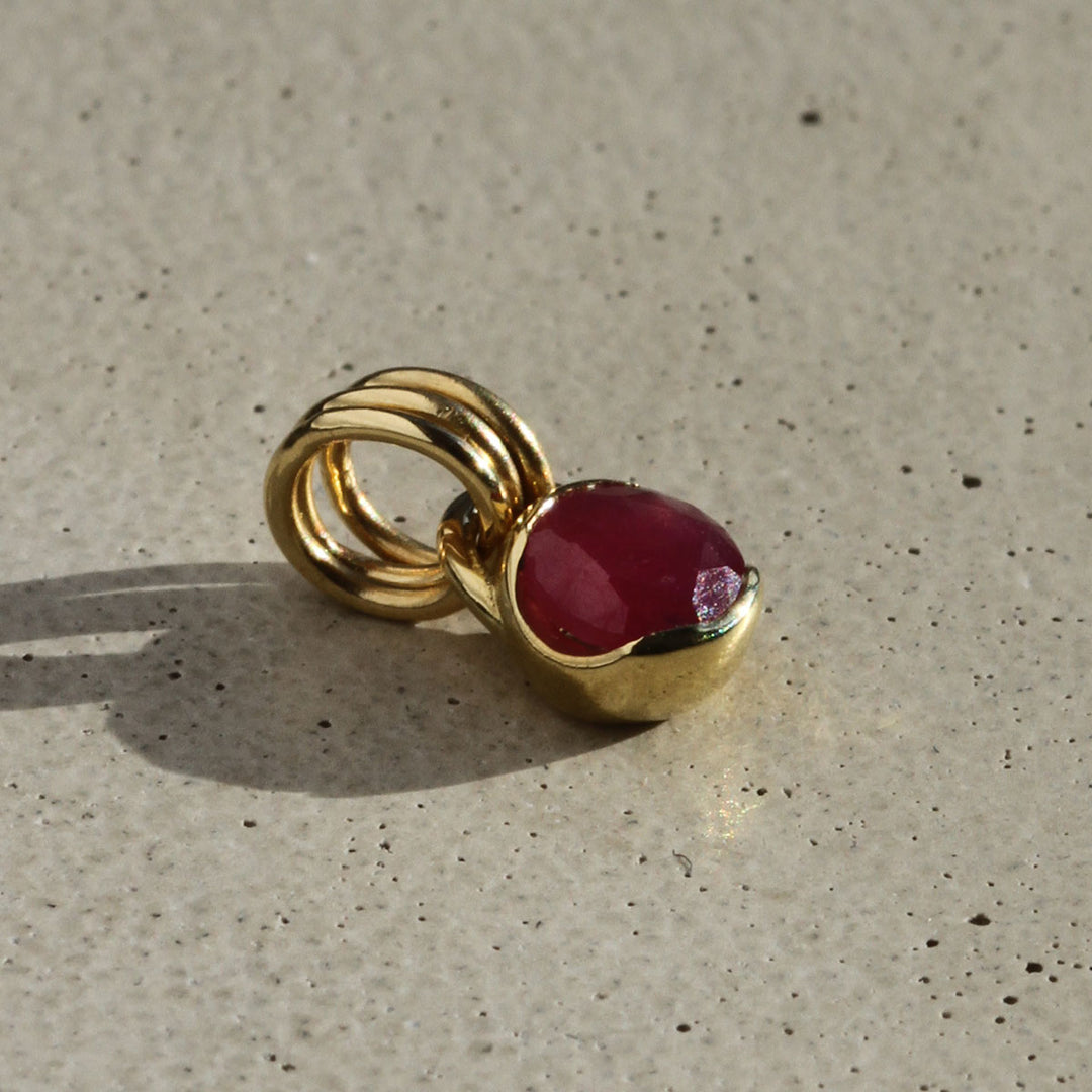Poppy Bezel - Wyoming Ruby Charm