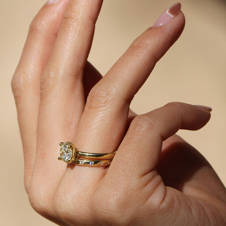 Theia - Round Solitaire