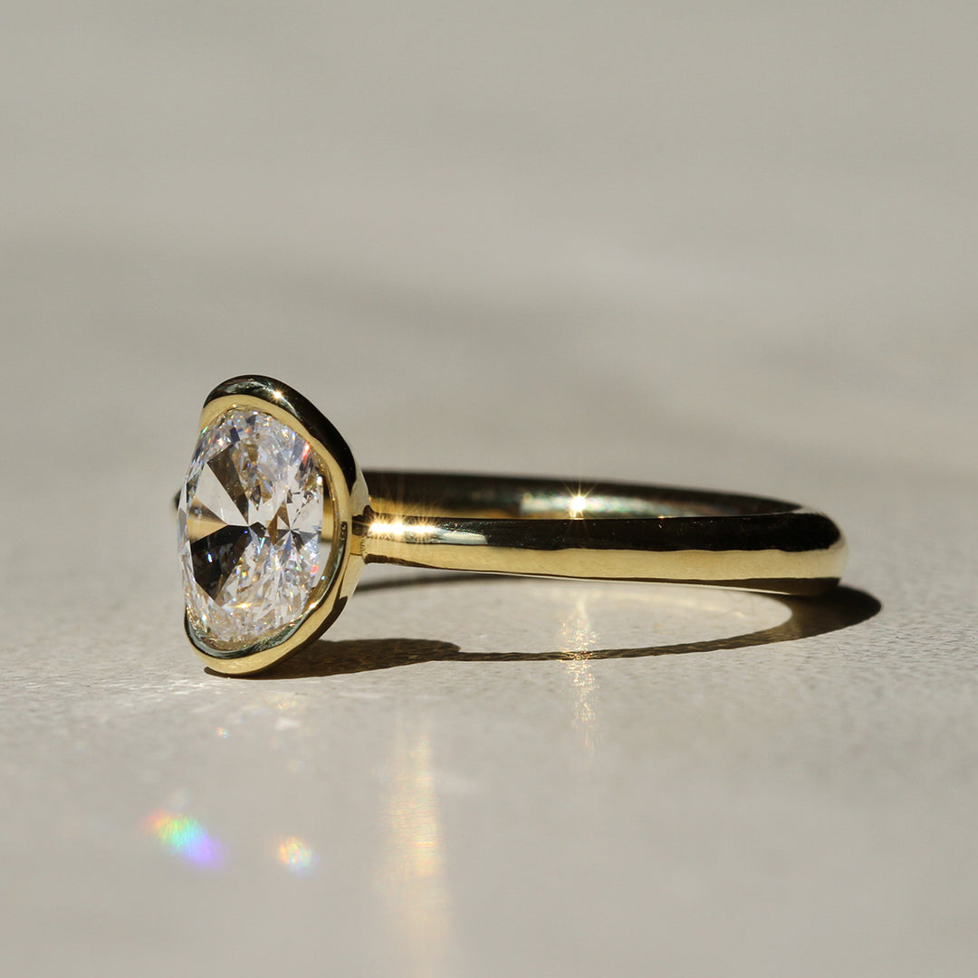 Poppy Bezel - Oval Solitaire (1ct)