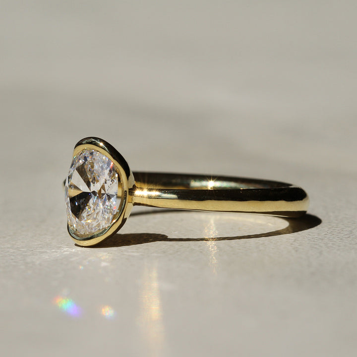Poppy Bezel - Oval Solitaire (1ct)