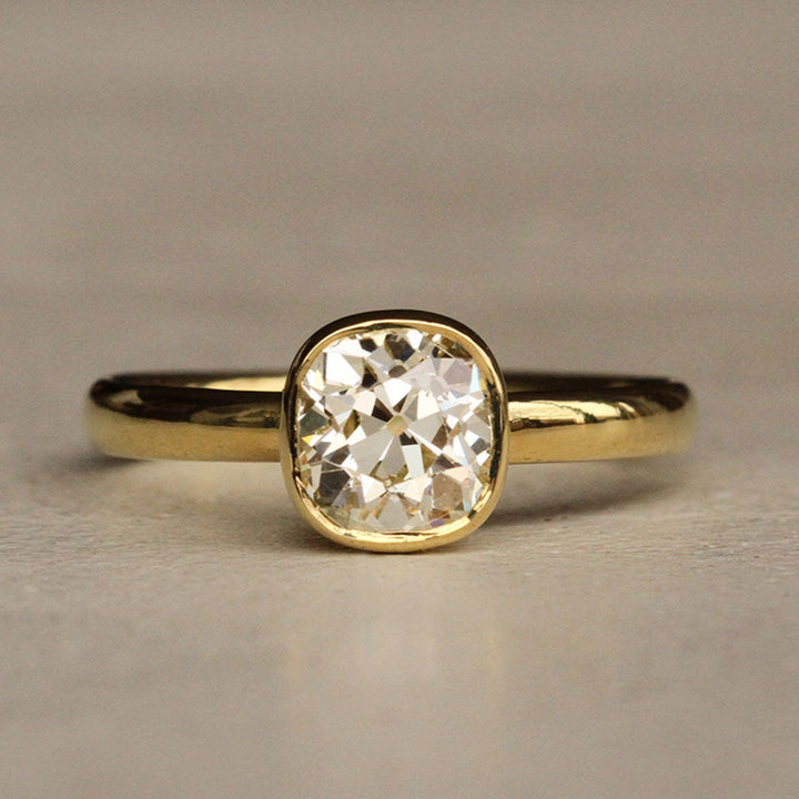 Tulip Bezel - Old Mine Solitaire