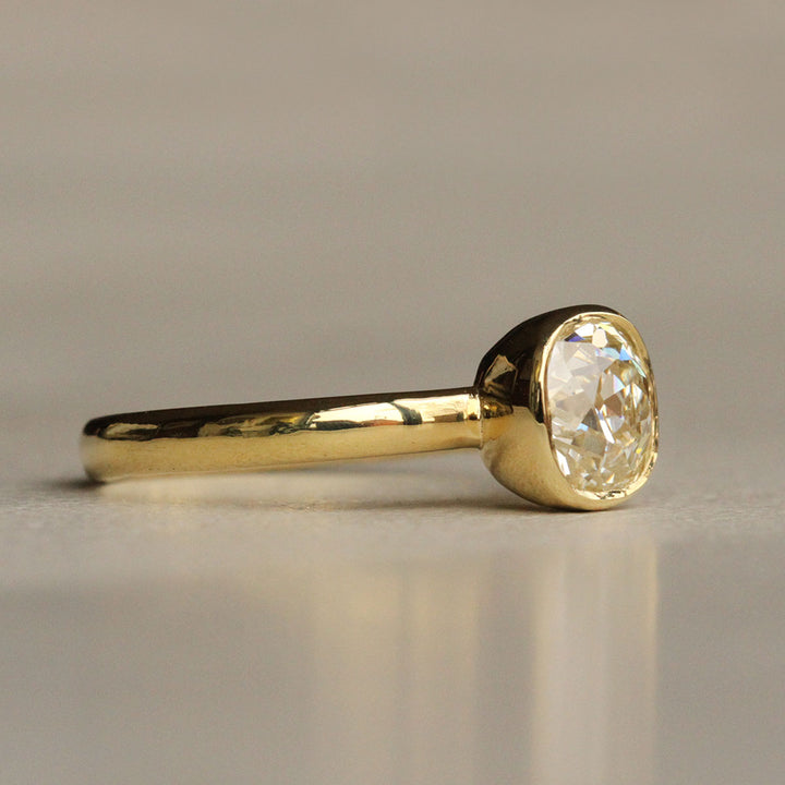 Tulip Bezel - Old Mine Solitaire