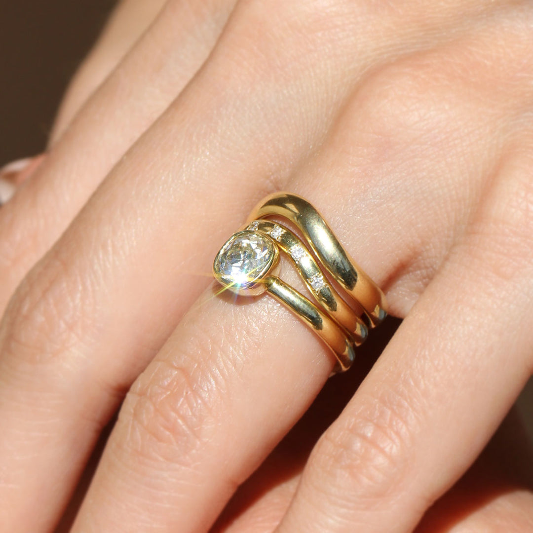 Tulip Bezel - Old Mine Solitaire
