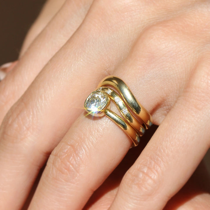 Tulip Bezel - Old Mine Solitaire