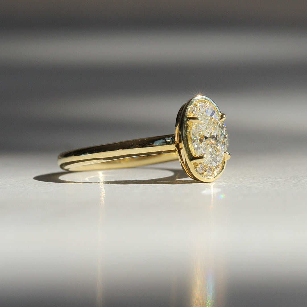 Ellipse Halo Ring - Oval