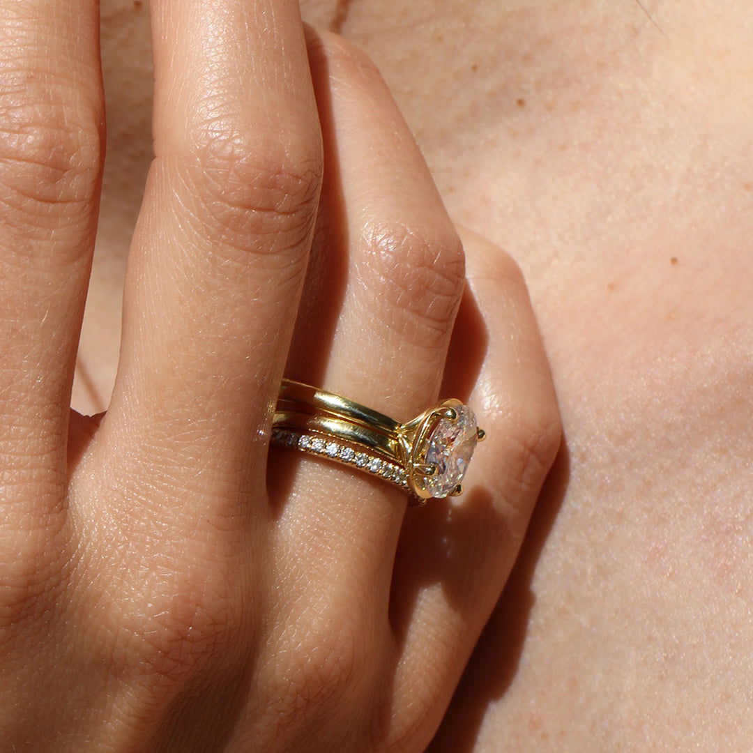 Theia - Oval Solitaire