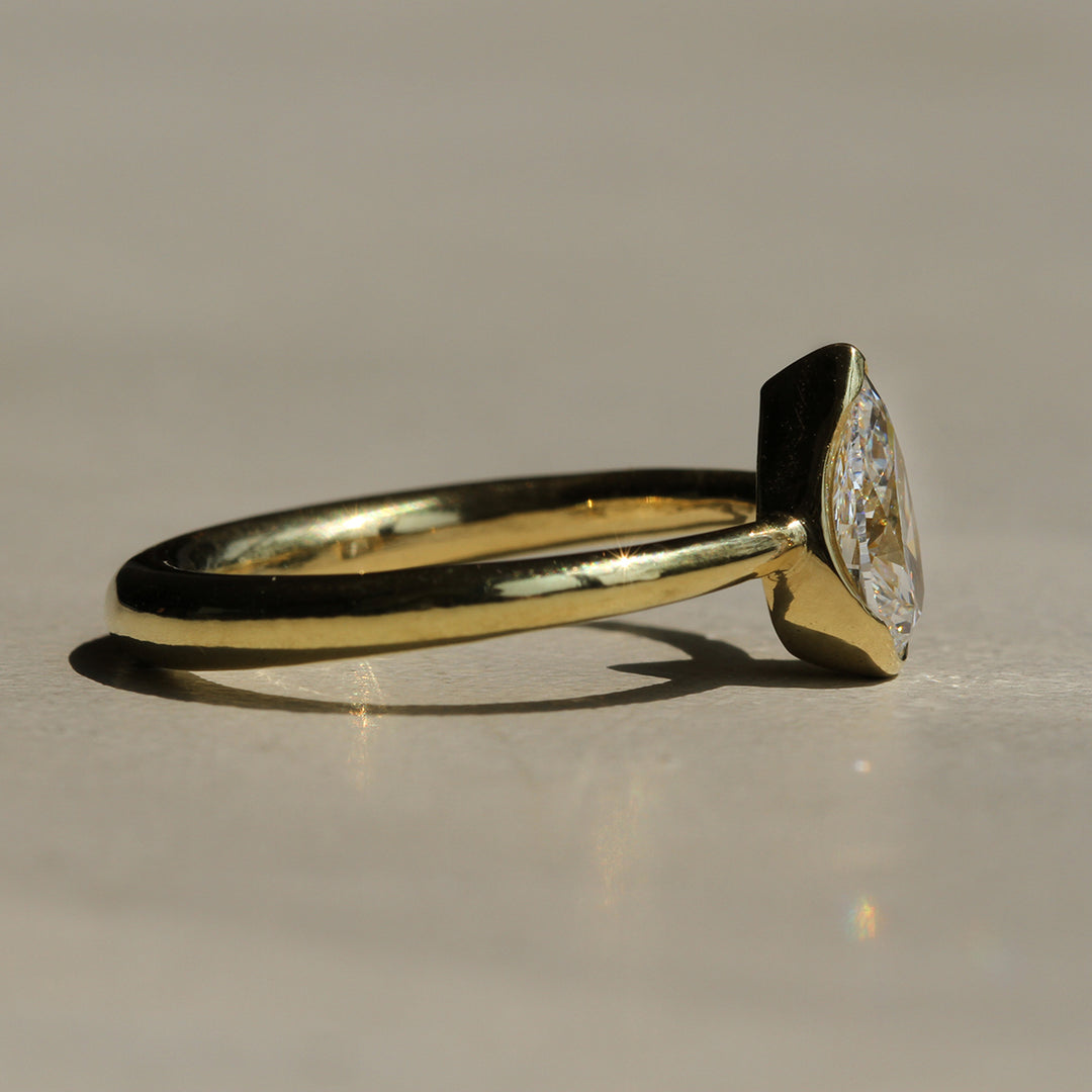 Poppy Bezel - Pear Solitaire
