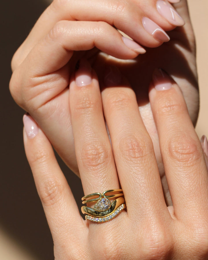 Pomona - Pear Solitaire (.75ct)
