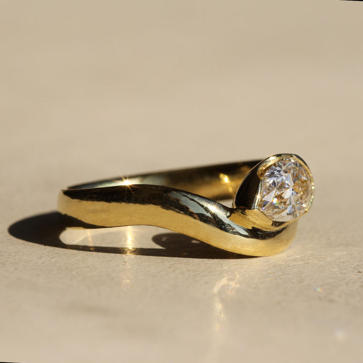 Pomona - Pear Solitaire (.75ct)