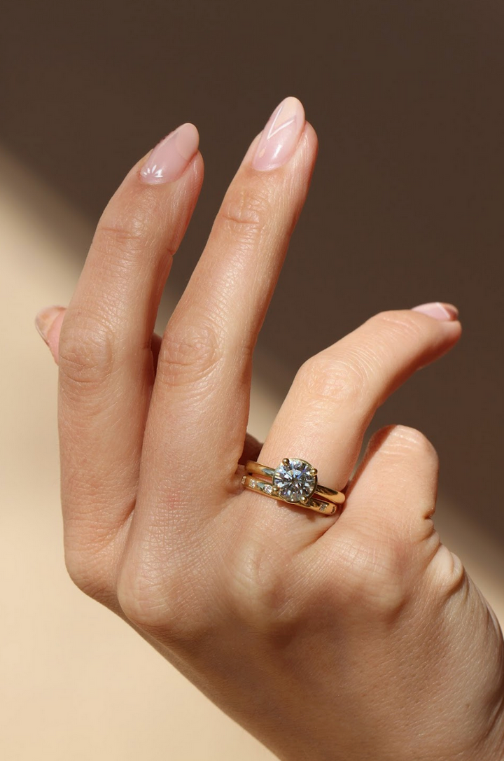 Theia - Round Solitaire