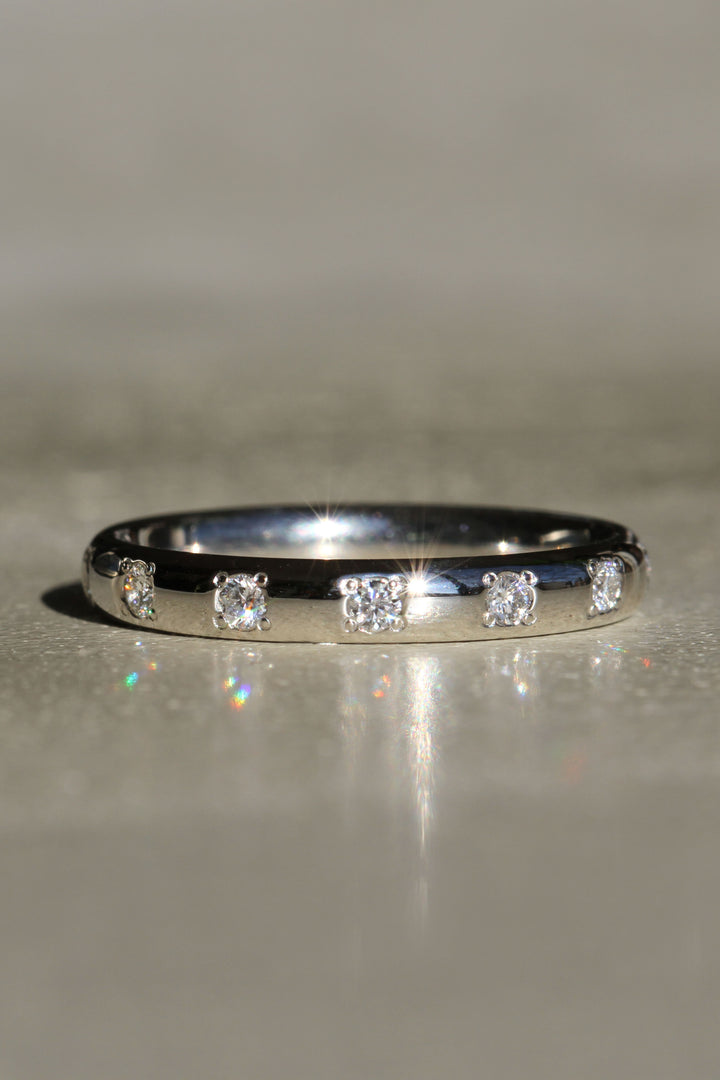 Sprinkle Eternity Diamond Band (I)